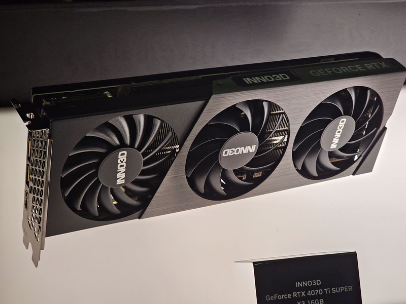 INNO3D GeForce RTX 4070 Ti SUPER X3 16GB