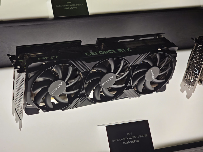 PNY GeForce RTX 4070 Ti SUPER 16GB VERTO