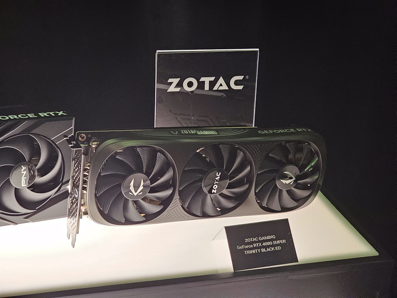 ZOTAC GAMING GeForce RTX 4080 SUPER TRINITY BLACK ED