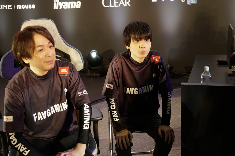 インタビューに応えるsakoとりゅうせい