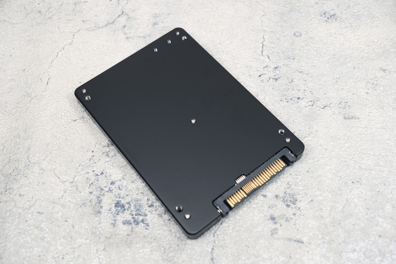 SATAコネクタに似ているU.2コネクタ