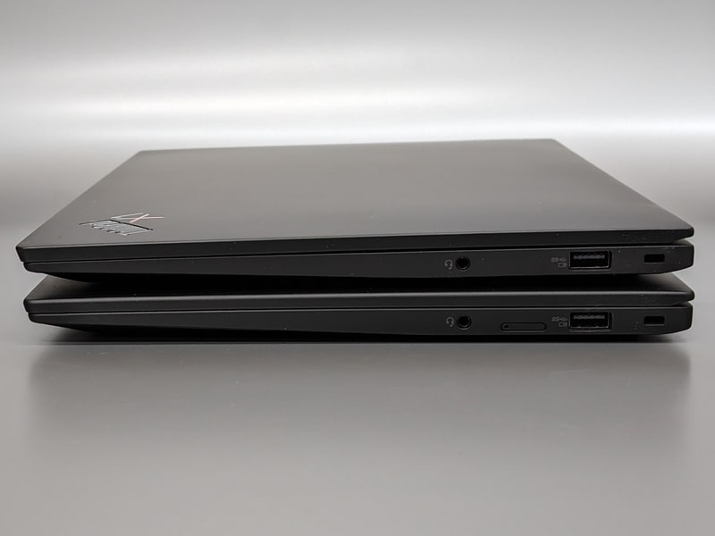 右側面の比較。Gen 9はLTE対応モデルのためカードスロットがあることを除けば、相違点はない