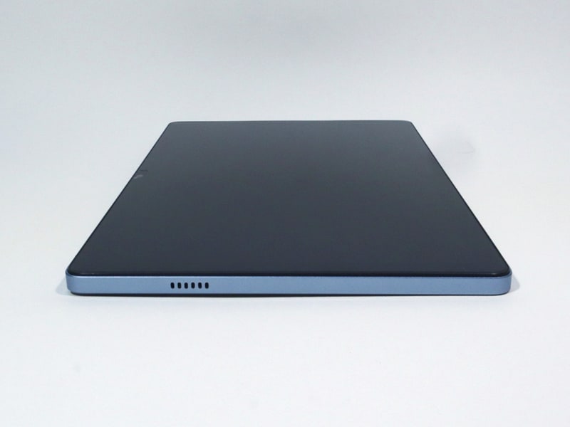 左側面にはスピーカーのみ