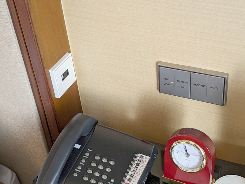 ホテルなどでベッドサイドに充電用のUSB Type-C(以下、USB-C)ポートを装備するところも見かけるようになった