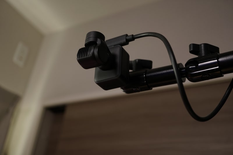 カメラ2: Insta360「Insta360 Link」(手元俯瞰撮影用)