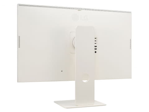 LG、単体でNetflixなど視聴できる4K 31.5型スマートモニター - PC Watch