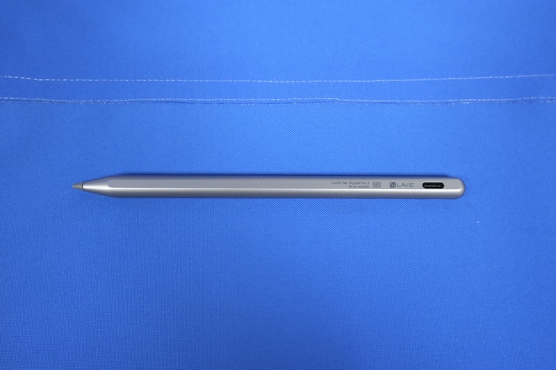 デジタルペン3(PC-AC-AD042C)。USB Type-Cの充電ポートを備える