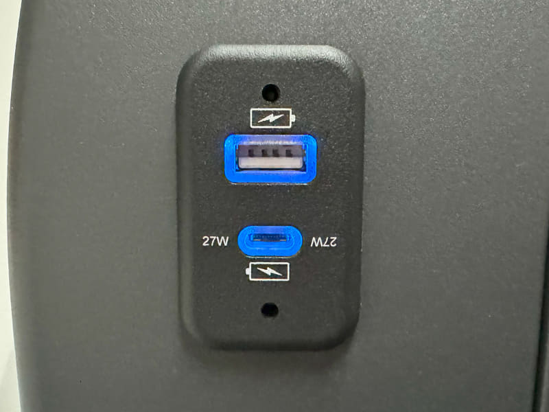 USB Type-Cポートには27Wの表記があった