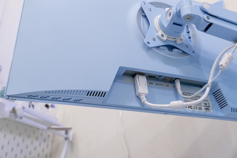 操作ボタンおよびインターフェイス周辺