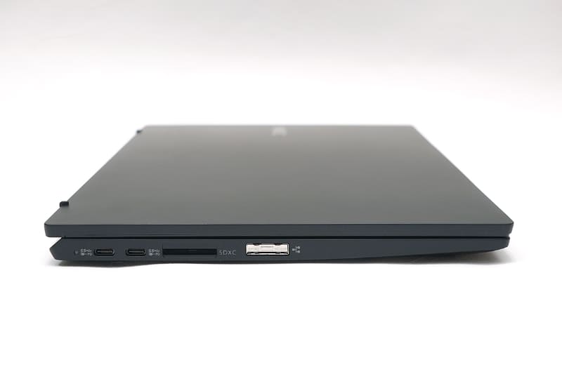 左側面のインターフェイス