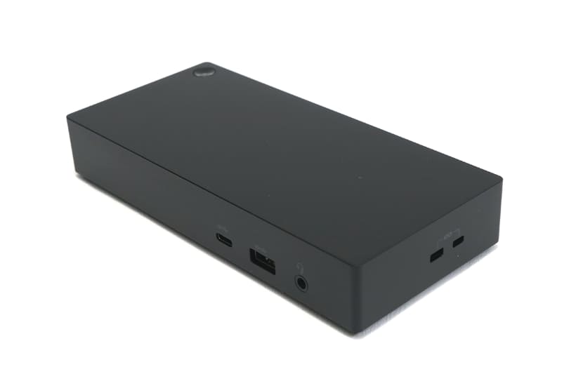 インターフェイスはUSB 3.1 Type-C、USB 3.1×3、USB 2.0×2、DisplayPort×2、HDMI、Gigabit Ethernet、音声入出力