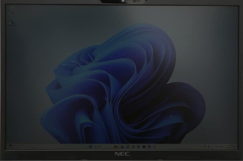 液晶最小輝度。最大輝度と最小輝度の調整幅が広くてありがたい