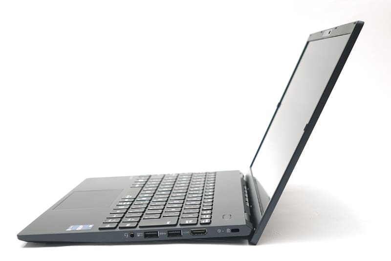 液晶を開くとキーボードが傾斜するリフトアップヒンジ