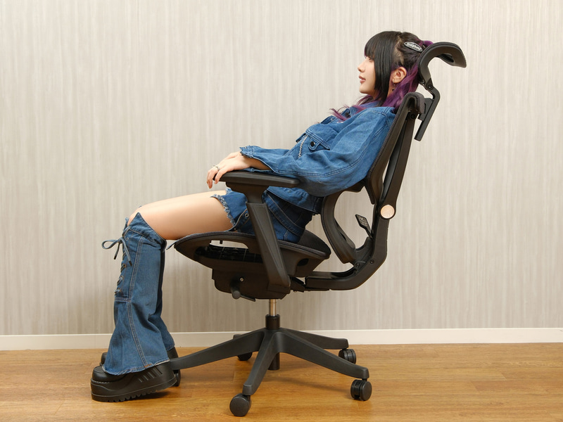 休憩したいときは最大128度まで倒れるリクライニング機能がおすすめ