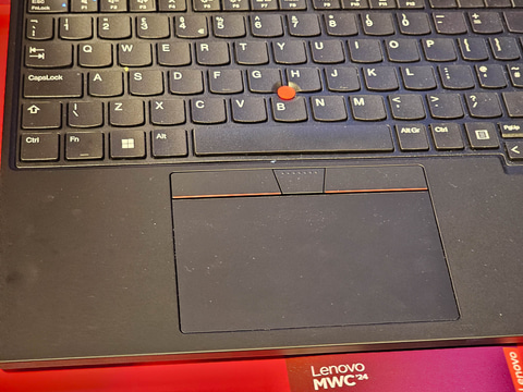 3年ぶりの「ThinkPad X12 Detachable」。Core Ultra vProの