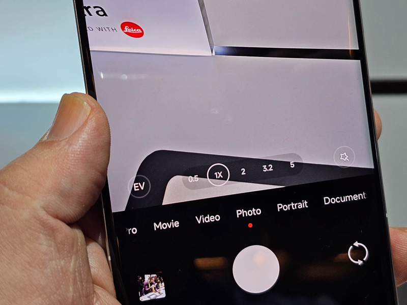 Xiaomi 14 Ultraのカメラアプリ、0.5X、1X、2X(実際にはデジタルズーム)、3.2X、5Xの各ズームを備えている