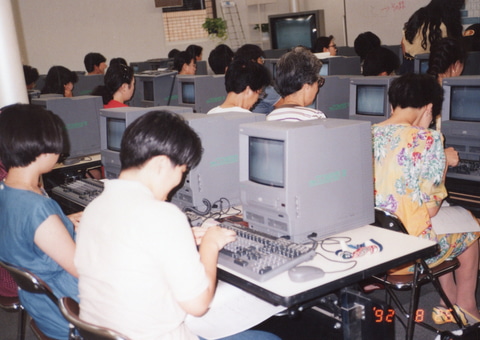 動作確認済み FM TOWNS デスクトップPC FM-TOWNS UR20 ジャンク品 デスクトップPC