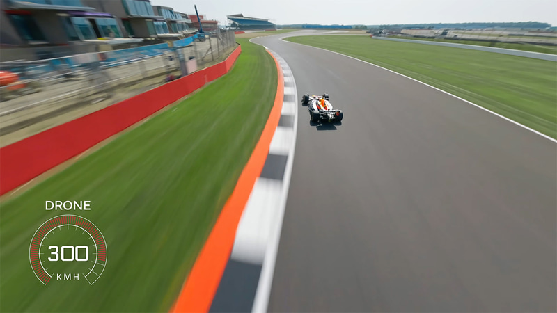 300km/h超で追従しながら撮影できるという