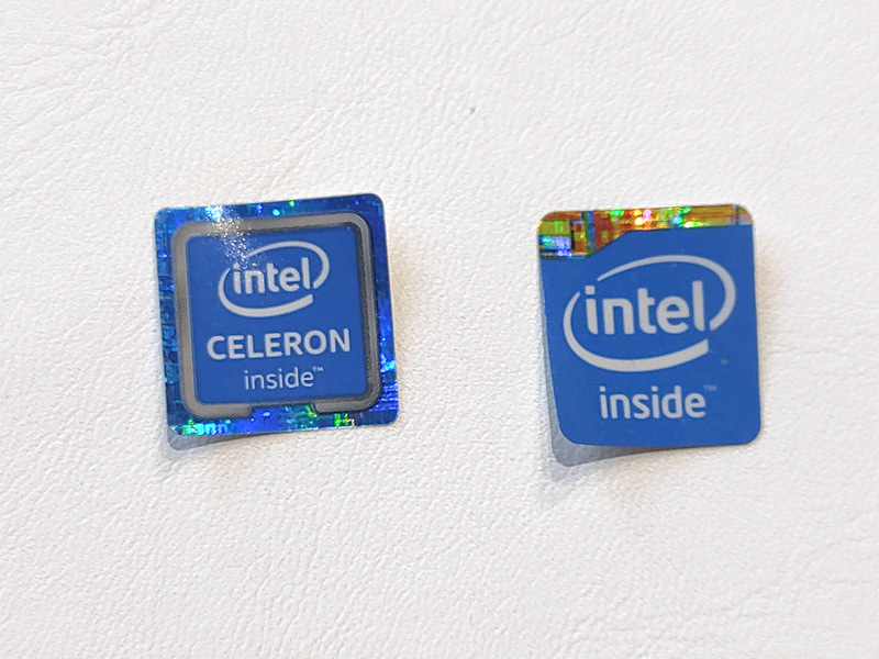 筆者手持ちのPCからシールを剥がしてみた。左がGemini Lake、右がApollo Lake