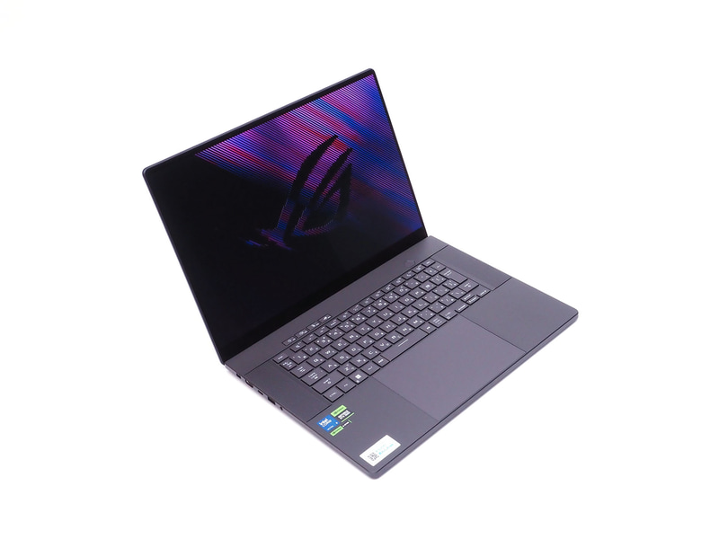 有機ELパネルで視野角が広く色再現性も高い