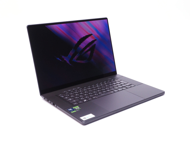 ROG Zephyrus G16 GU605はゲーミング感を抑えたデザイン