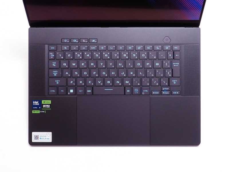 キーボードはテンキーレスの日本語配列