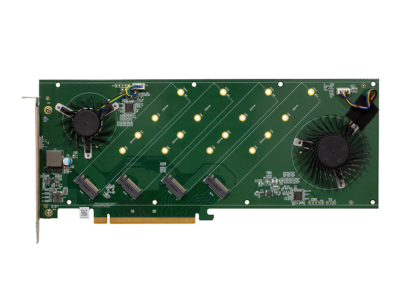 4枚のM.2 SSDを搭載できる