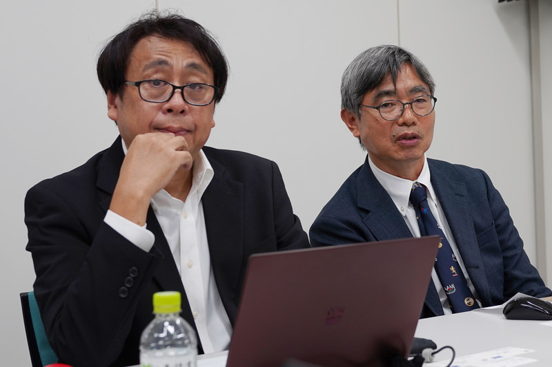 左から、JEITA PC・タブレット事業委員会 川瀬旭弘氏(NECパーソナルコンピューティング株式会社 オペレーションマネージャ)、JEITA PC・タブレット事業委員会 小山良男氏(Dynabook株式会社 国内マーケティング&ソリューション本部 国内マーケティング部)