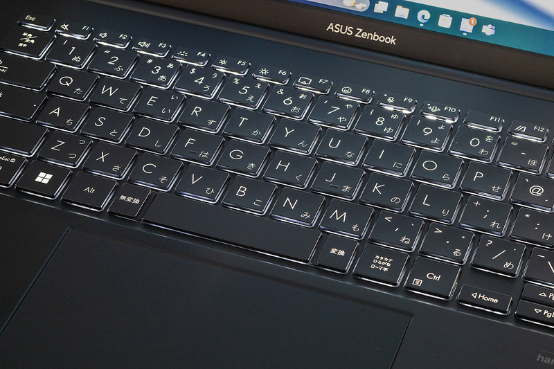 静音性の高いキーボード。バックライト付き