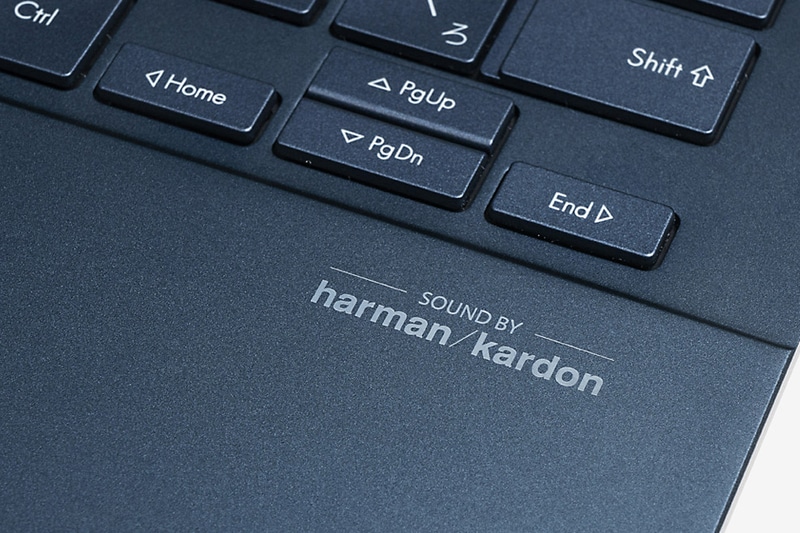 harman/kardon監修のスピーカーを内蔵する