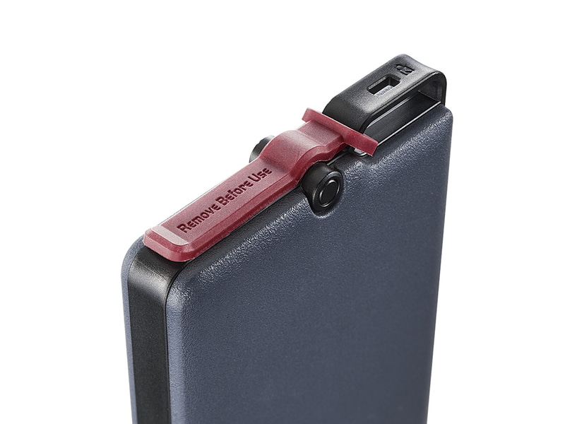 ケンジントンロックと防雨防塵キャップも装備