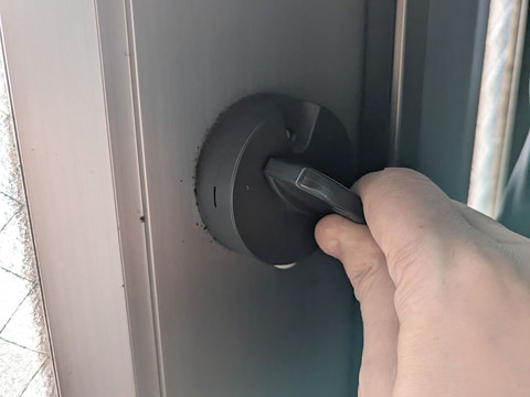 スマートロック 使えないドア Amazon検証 鍵が2つの玄関ドアに 人気のSwitchBot スマートロック を取り付けた結果 人生を5年くらい無駄にした