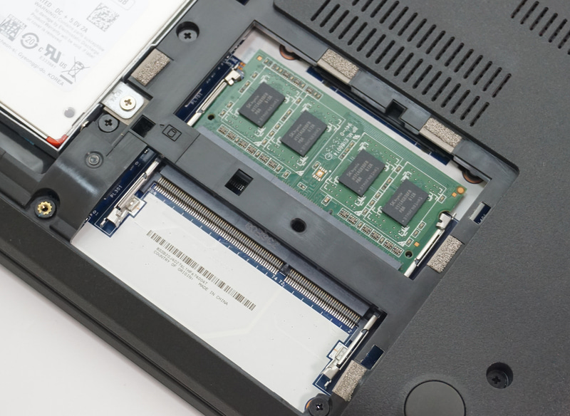 最近のノートPCでは、ユーザーがメモリを自由に拡張できるノートPCは少なくなっている