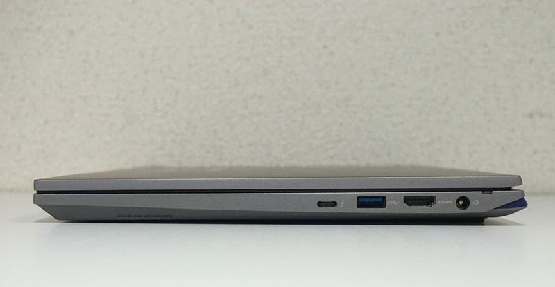 右側面にはThunderbolt 4やHDMI 2.0ポートなどを装備