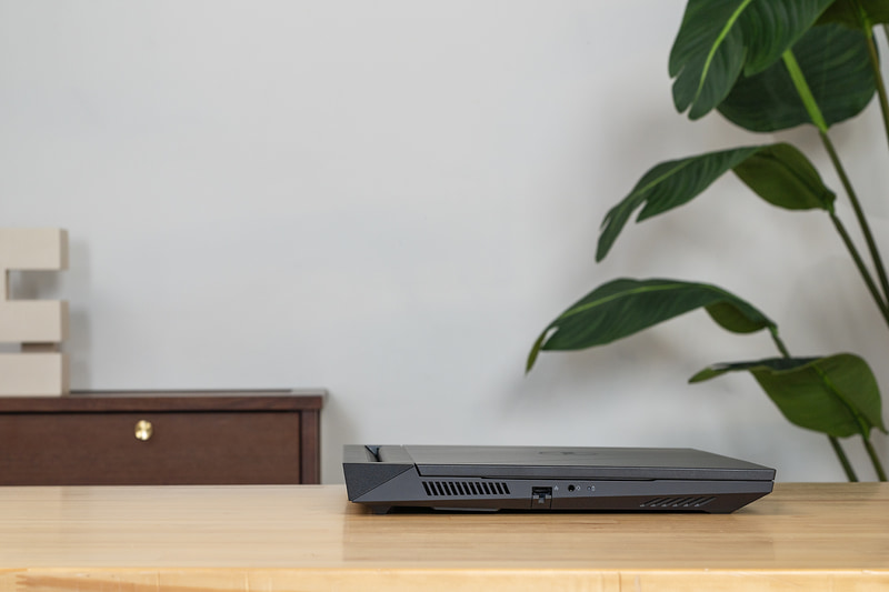 ディスプレイはここまで開く