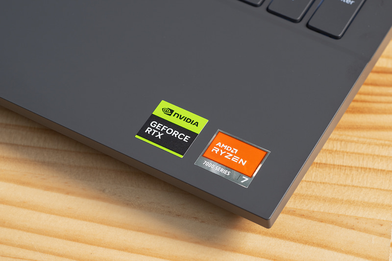 RyzenとGeForceのロゴ