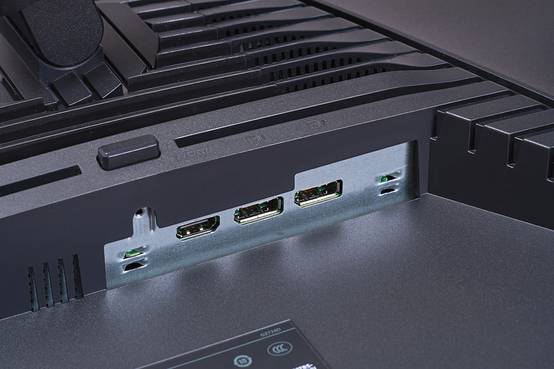 インターフェイスはDisplayPort 1.4×2、HDMI×1