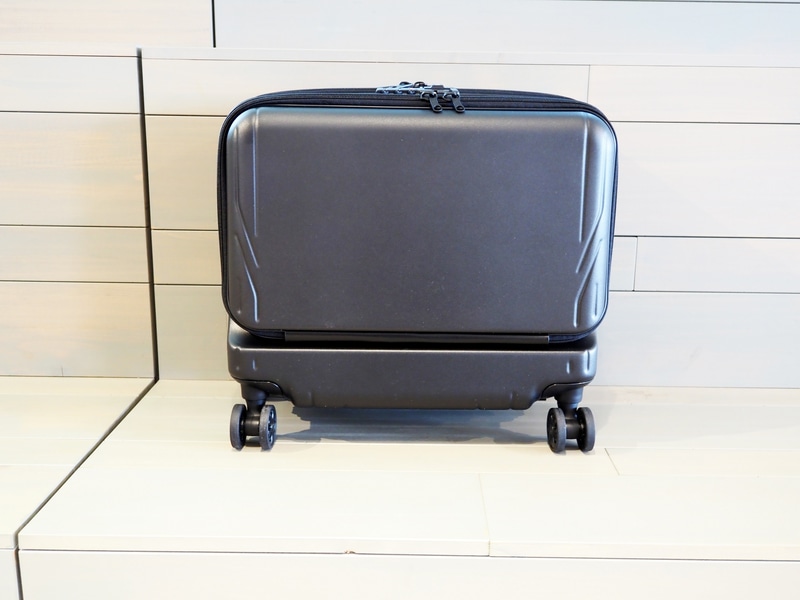 横幅は43cm、縦幅は40cm