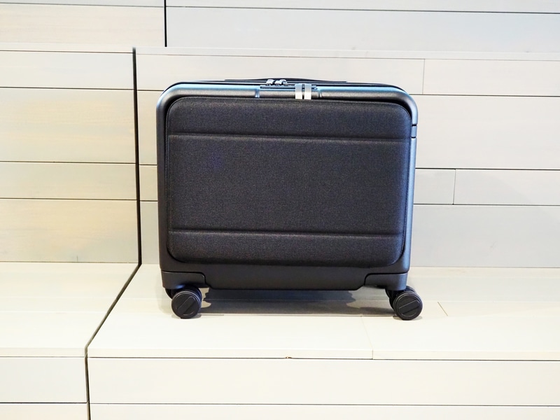 横幅は43cm、縦幅は40cm