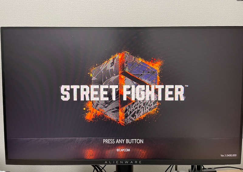メインモニター: Alienware「AW2523HF」