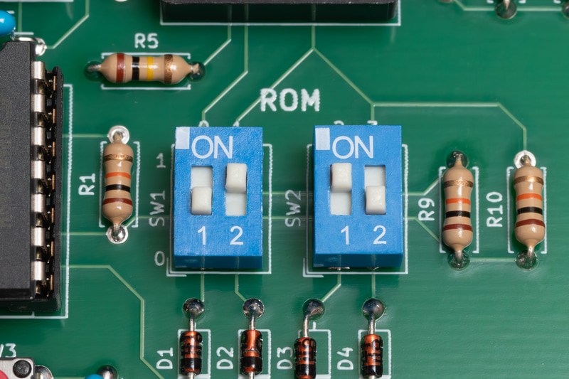 プログラムはDIPスイッチで設定
