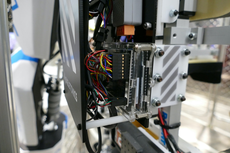 背面にあるラズパイボード