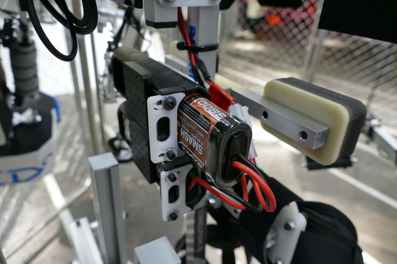 バッテリはニッケル水素を使用