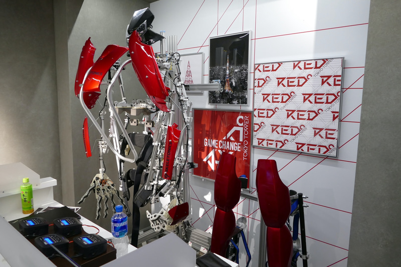 もともとの「スケルトニクス」。より大型