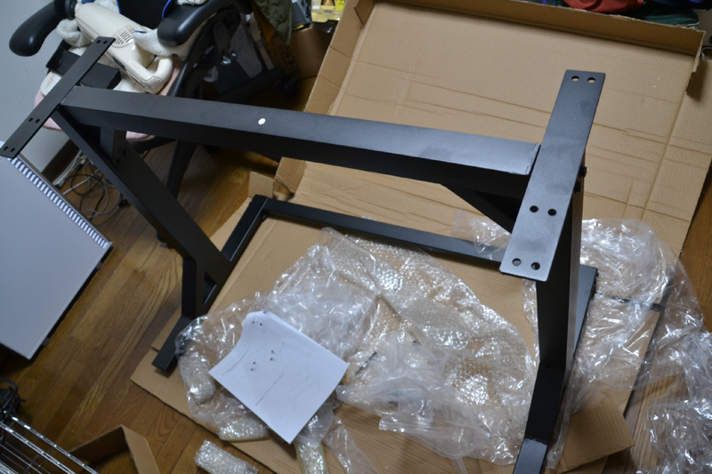 脚部を組み上げたところ。確かに頑丈そう