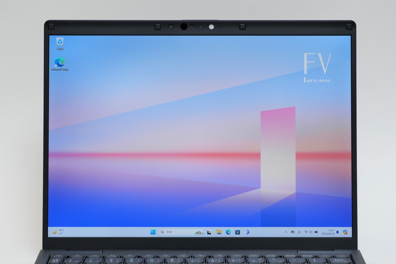 ディスプレイは、アスペクト比3:2、2,160×1,440ドット表示対応の14型液晶を搭載