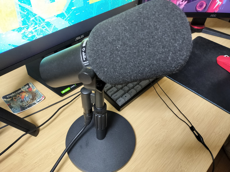 マイク: SHURE「SM7B」