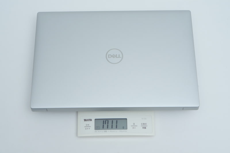 試用機の実測の重量は1,711gだった