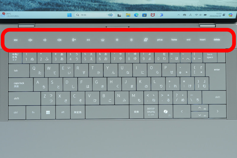 最上列のファンクションキー列は、静電容量方式のタッチ式