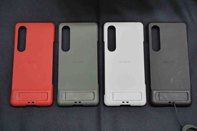 純正カバー「XQZ-CBEC」。本体と同じ4色を用意